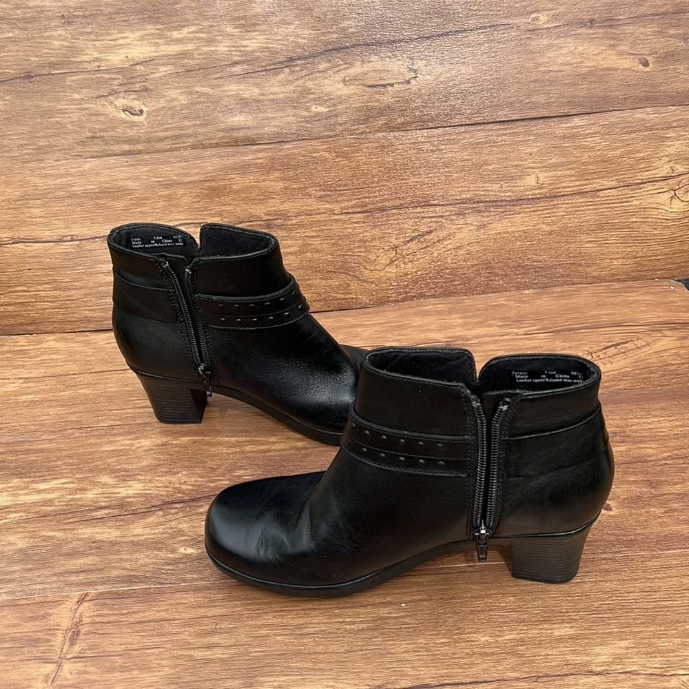 Clarks Bendables Dream Belle Women's Ankle Booties Boots Sz 7.5 Leather boots